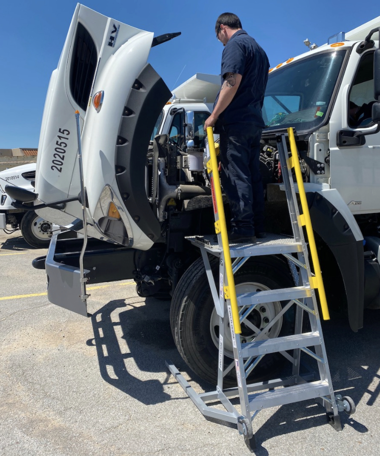 this image shows mobile truck repair in Harlingen, VA